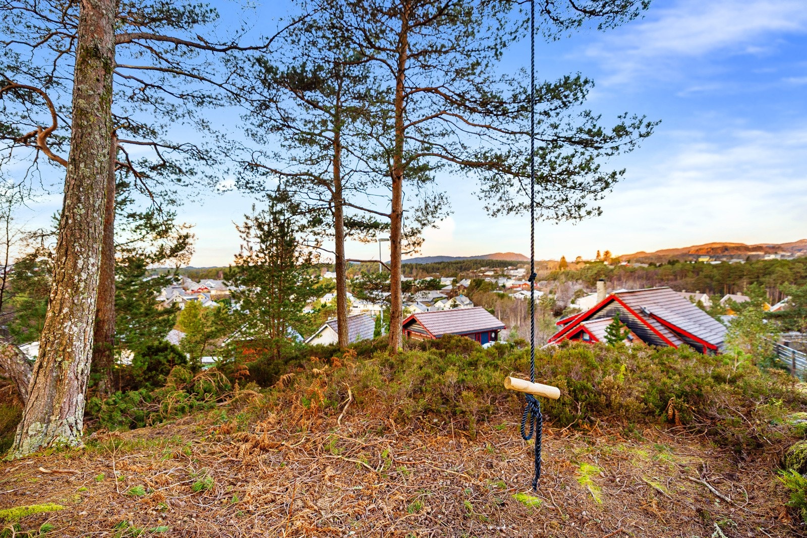 Det er fine turmuligheter i nærområdet. Man kan blant annet ta turen ut mot Bjørnatrynet eller opp på Vassliåsen Galleribilde