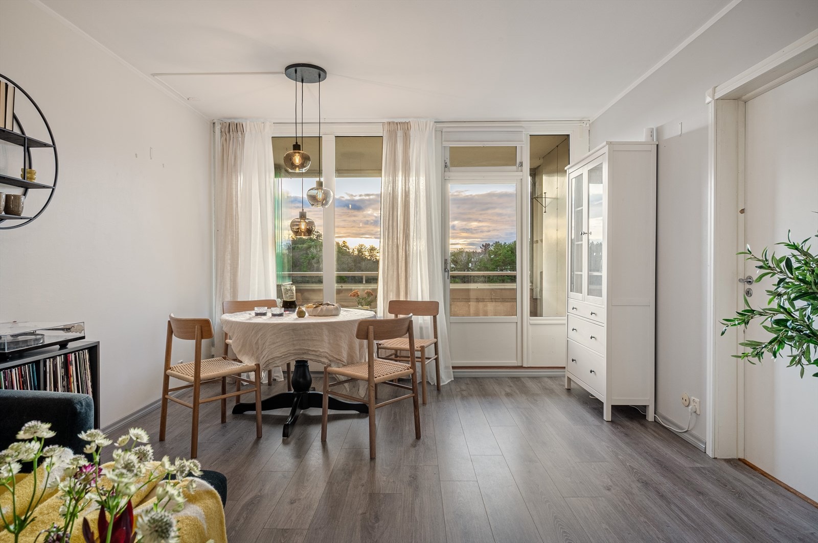 Varmtvann og radioatorvarme er inkludert i fellesutgiftene. Galleribilde