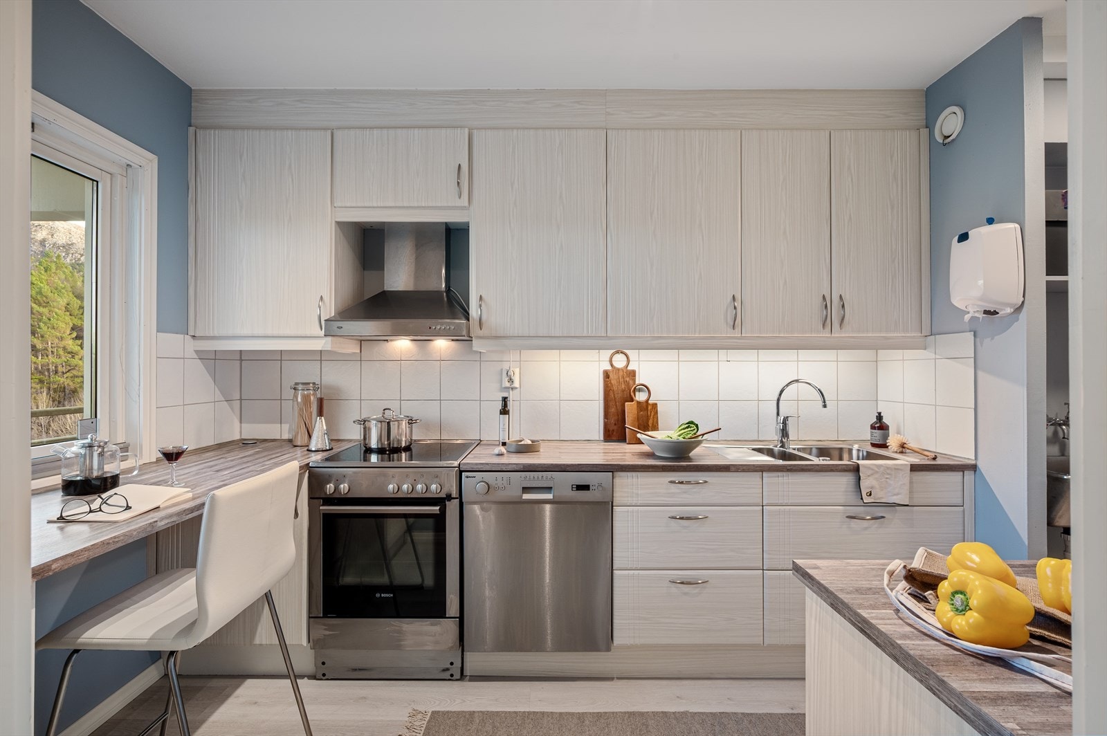 God skap- og benkeplass. Galleribilde