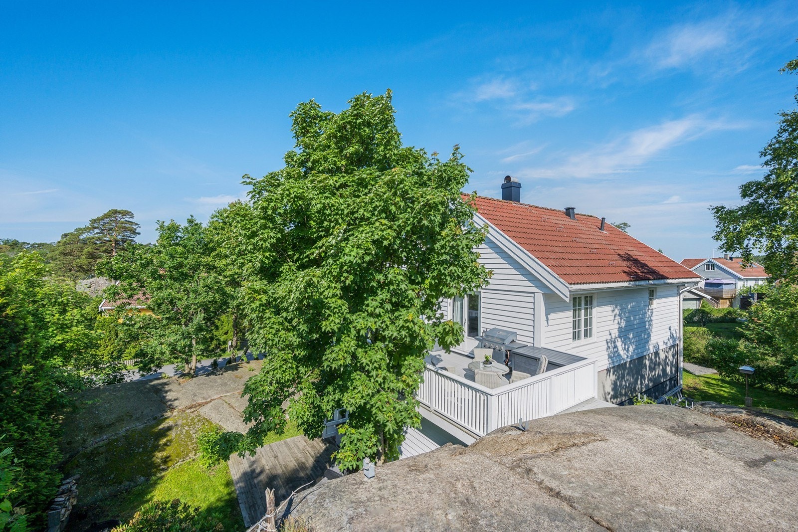 Områdene rundt boligen er det beholdt deler av den vakre originale naturen. Galleribilde
