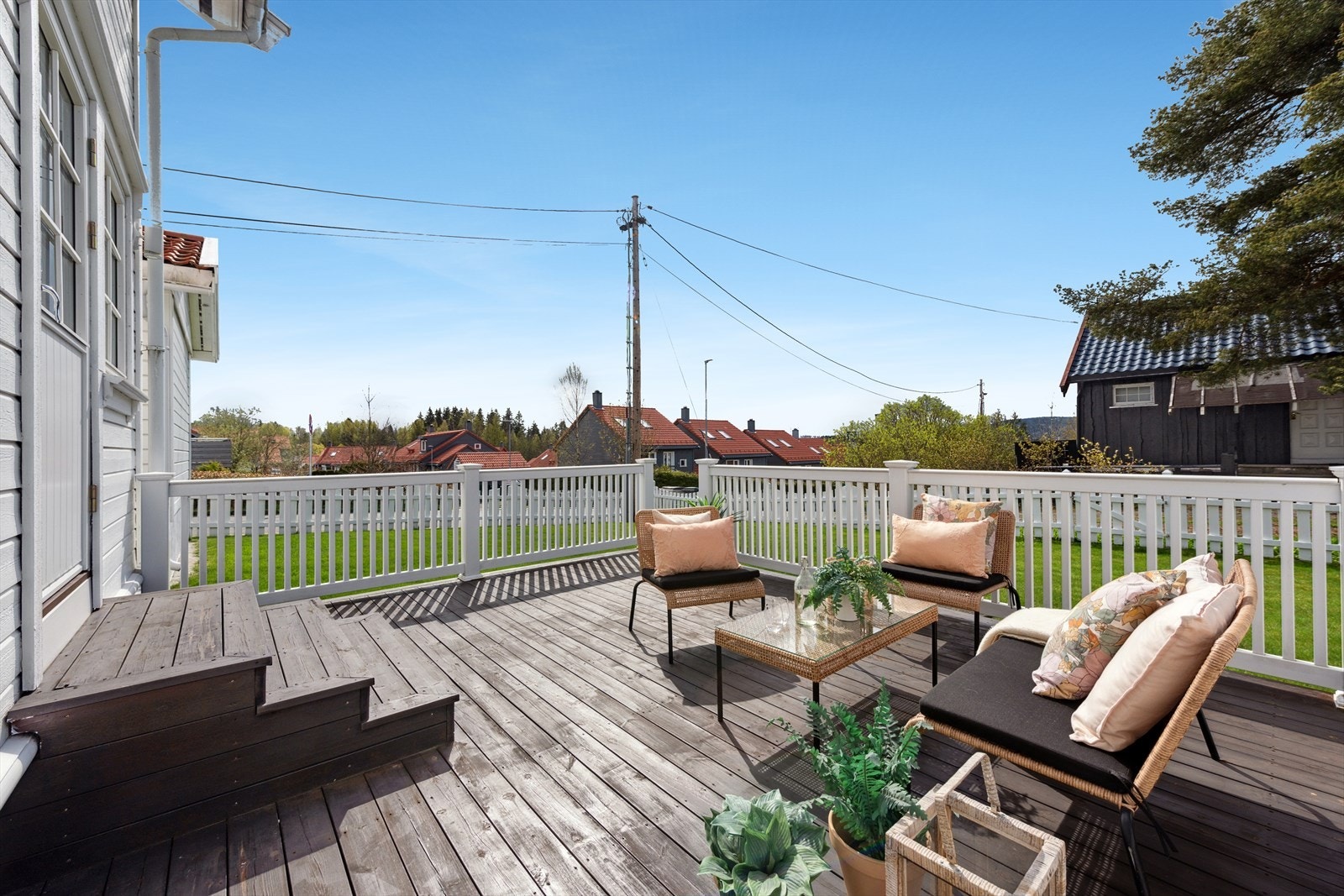 En deilig, terrasse på ca. 22 kvm vendt mot sydvest. Galleribilde