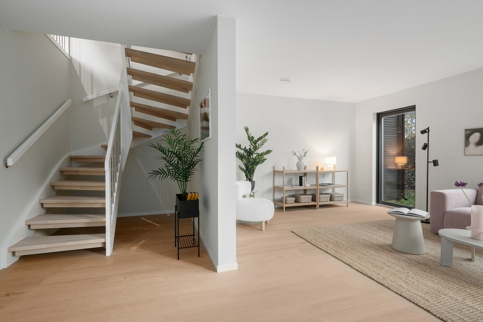 Tre fulle etasjer med gjennomgående god standard. Galleribilde