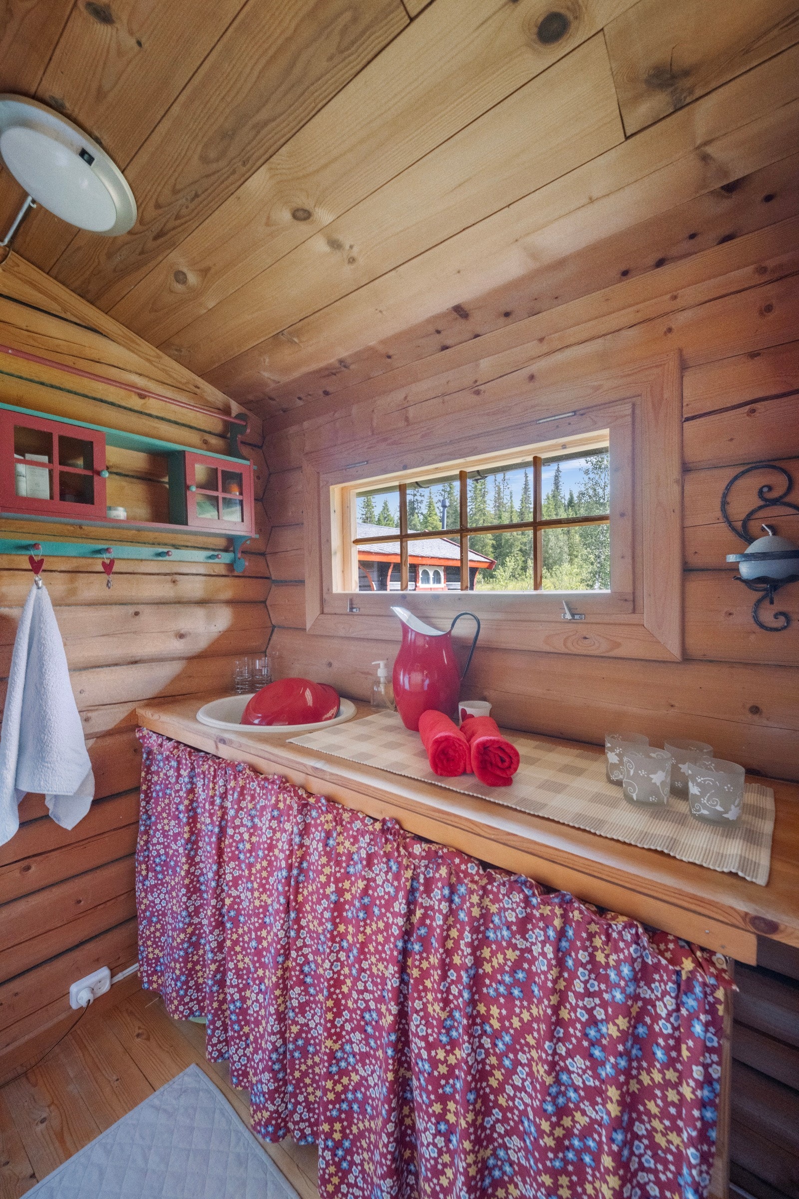 Sanitær / dusjrom i hytte Galleribilde