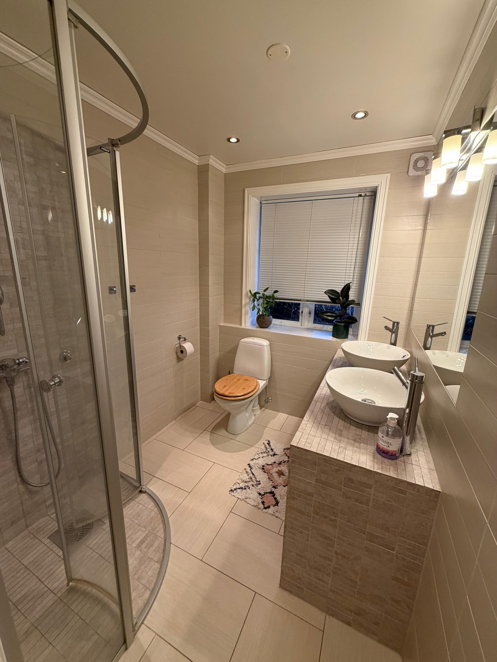 Ganske nytt bad med gulvvarme Galleribilde