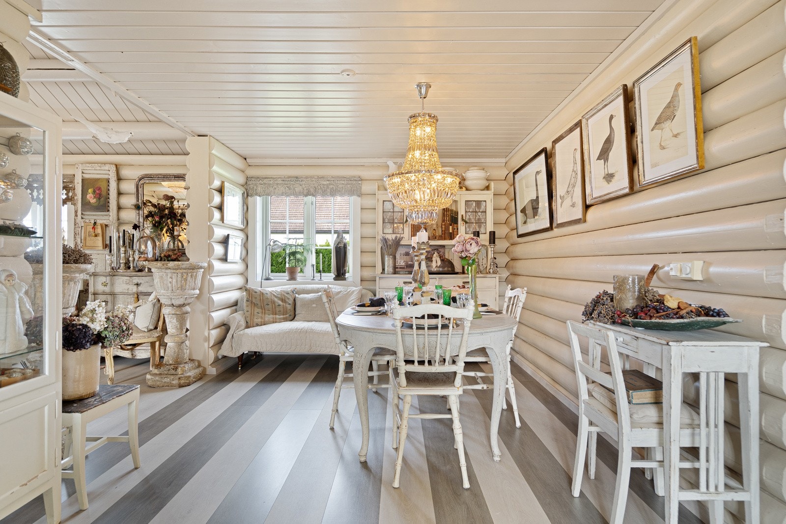 Stor spiseplass Galleribilde