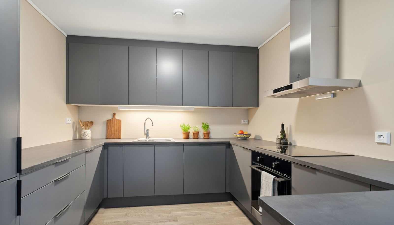 Bildet er redigert med digital styling samt endret farge på vegg. Galleribilde