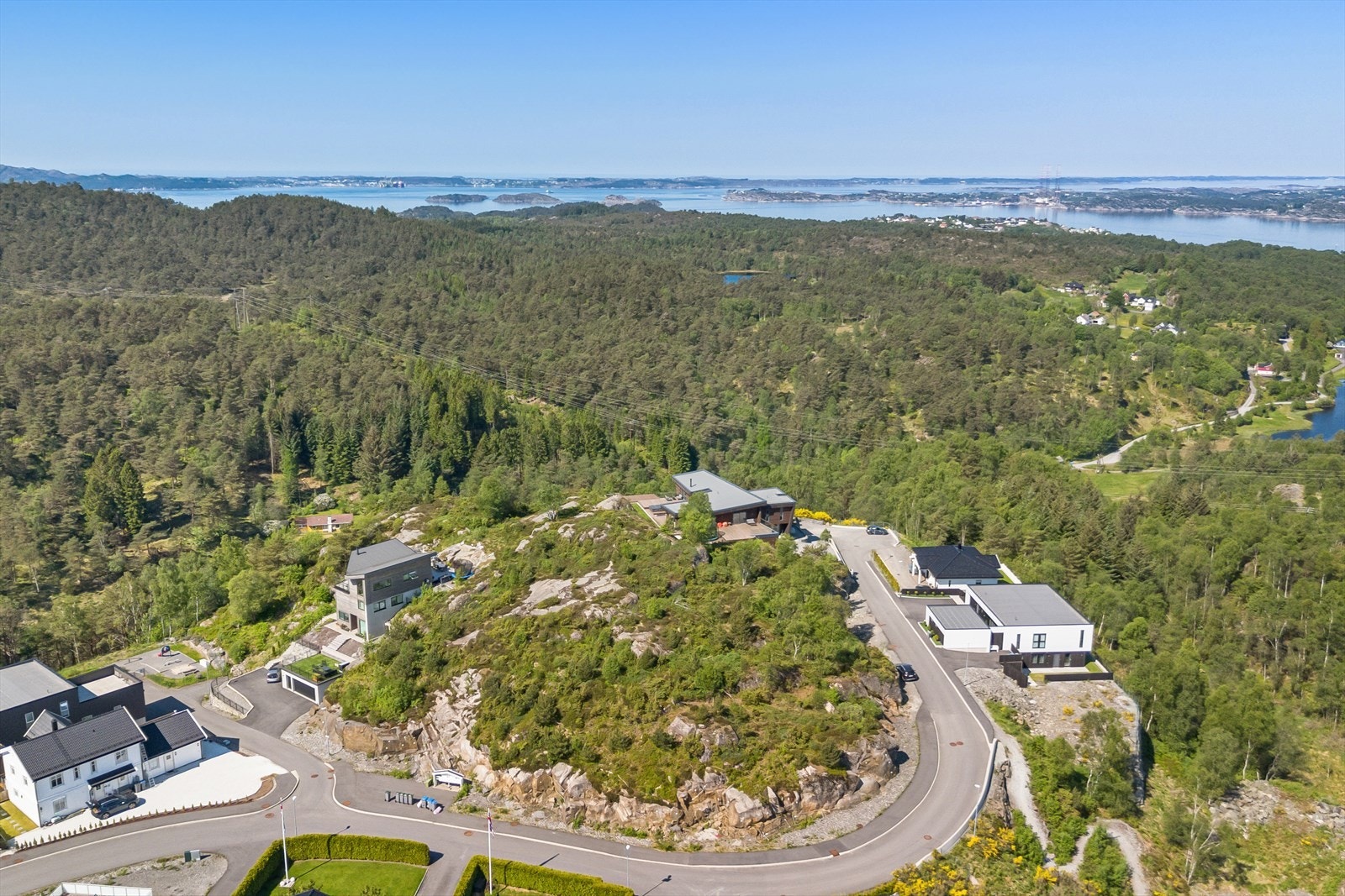 Eiendomsmegler 1 v/Trude Gunnlaugsson har gleden av å presentere denne nydelige boligtomten Galleribilde