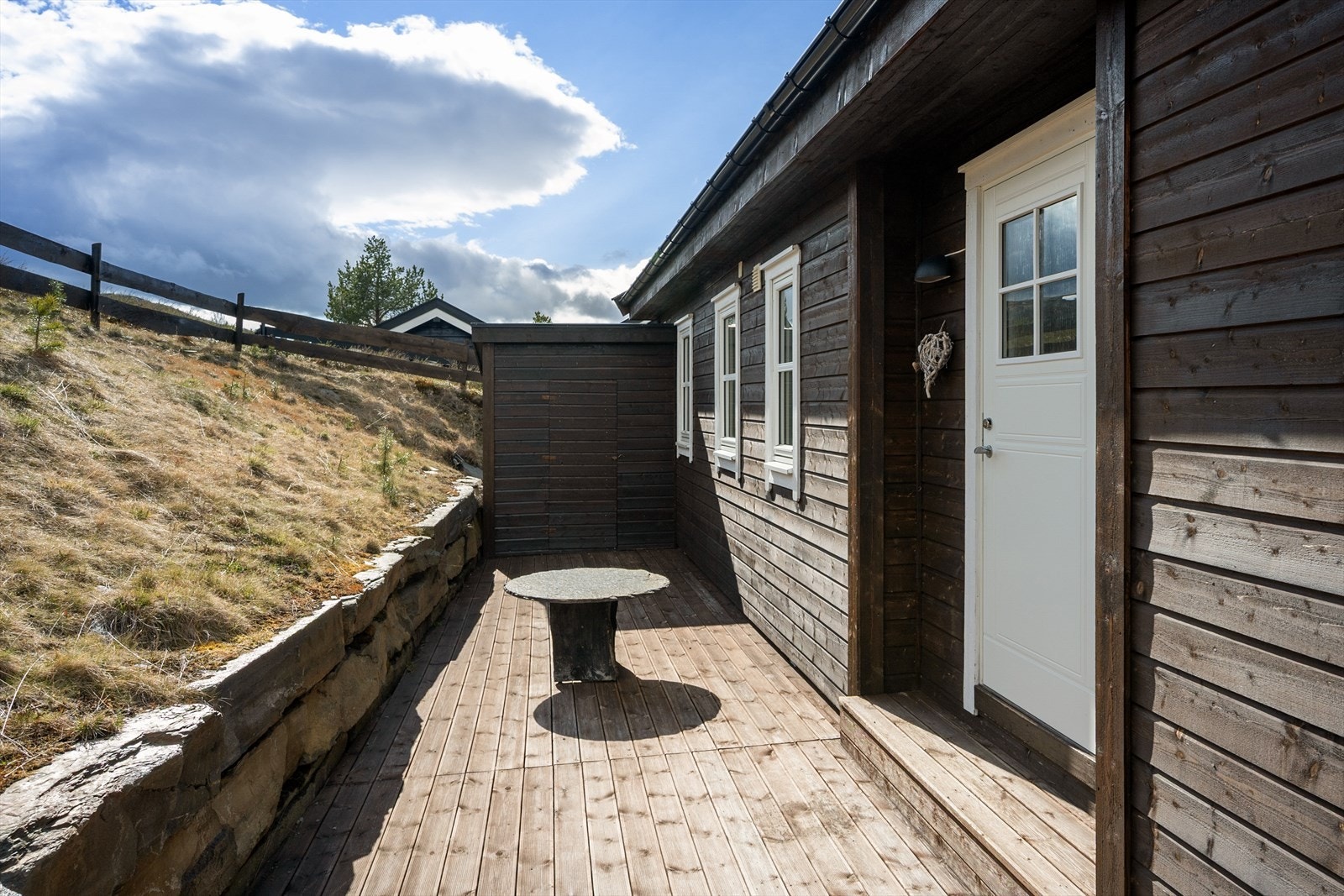 Bod for lagring ved inngangsparti. Galleribilde