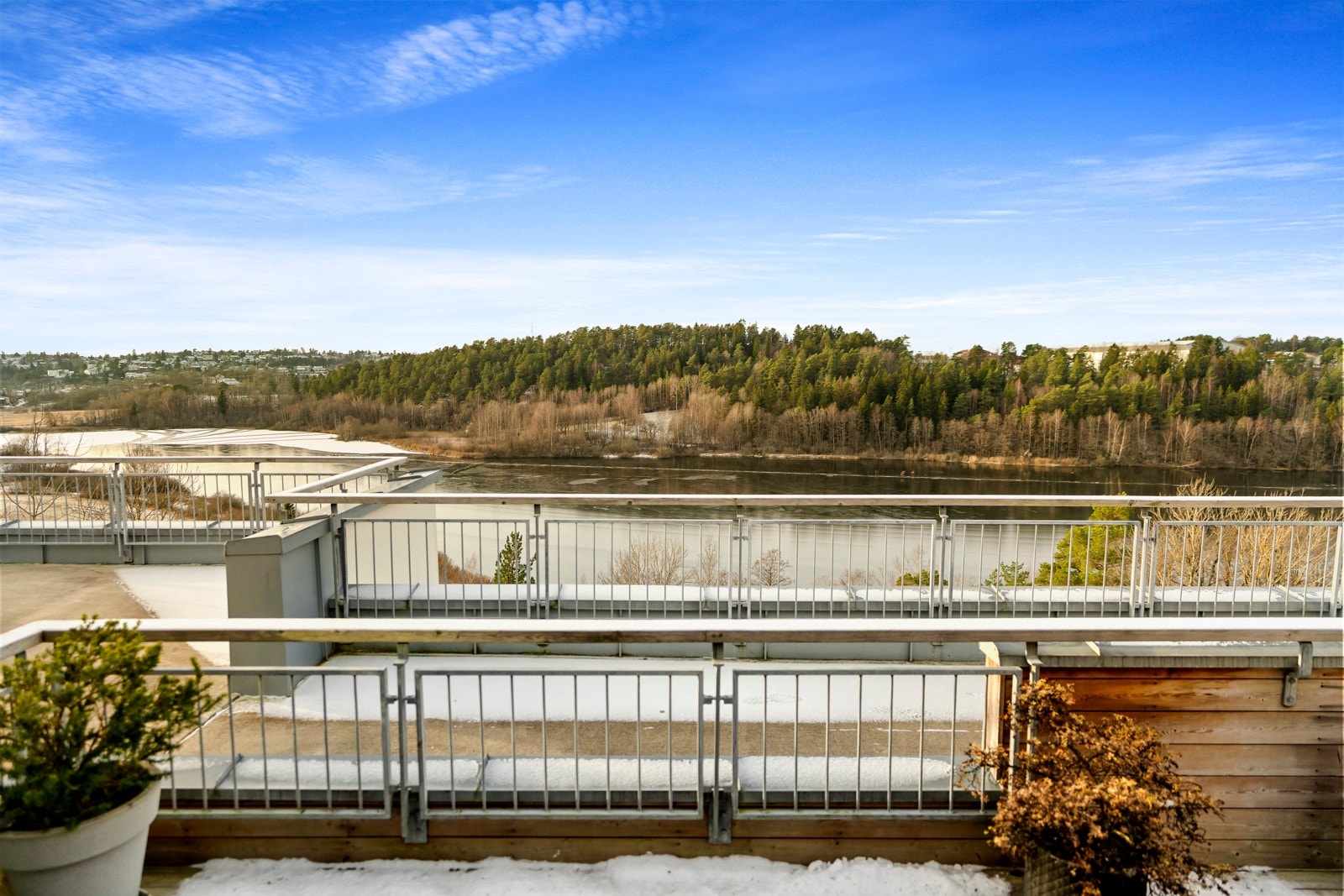 Nydelig utsikt til Østensjøvannet Galleribilde