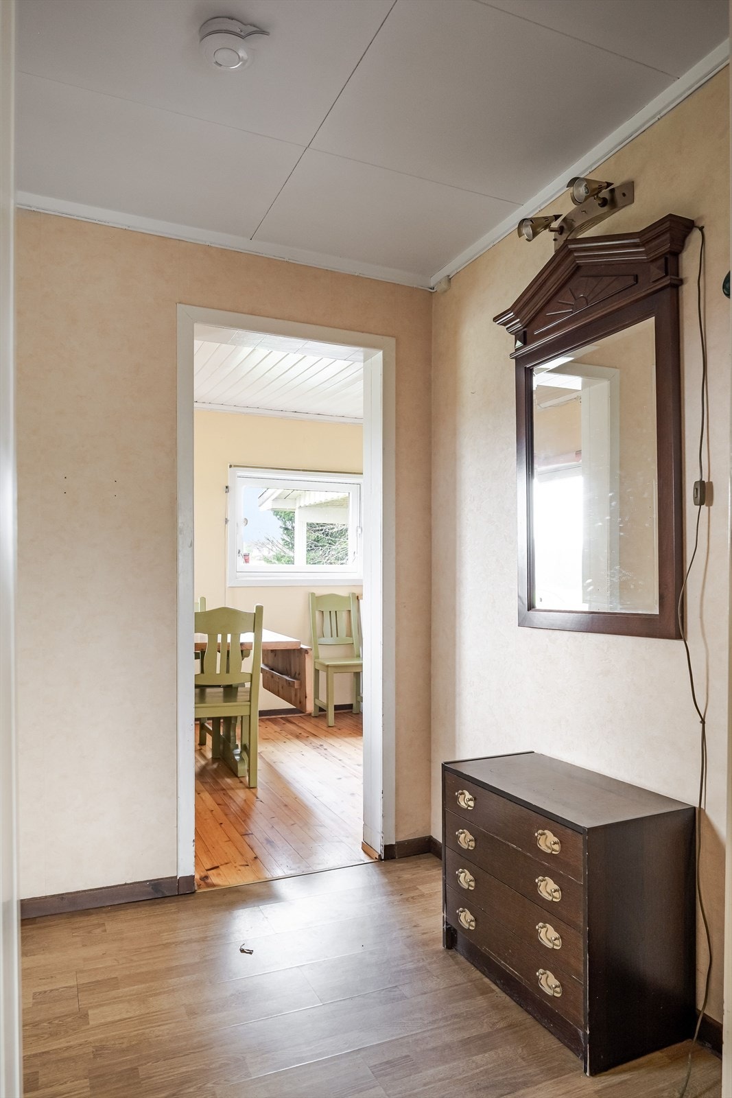 Den indre delen av entréen som fører inn til kjøkkenet. Galleribilde