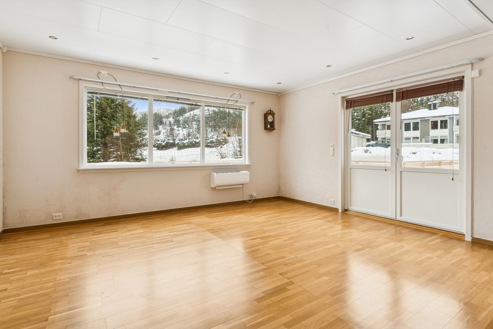 Stue med utgang til terrasse. Galleribilde