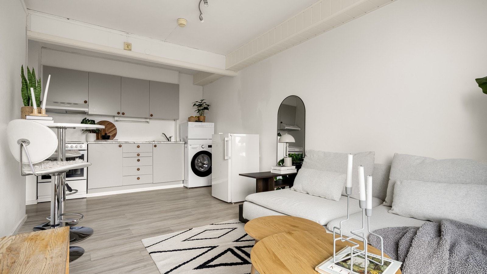 Kjøkken med hvitevarer som følger med i handelen Galleribilde