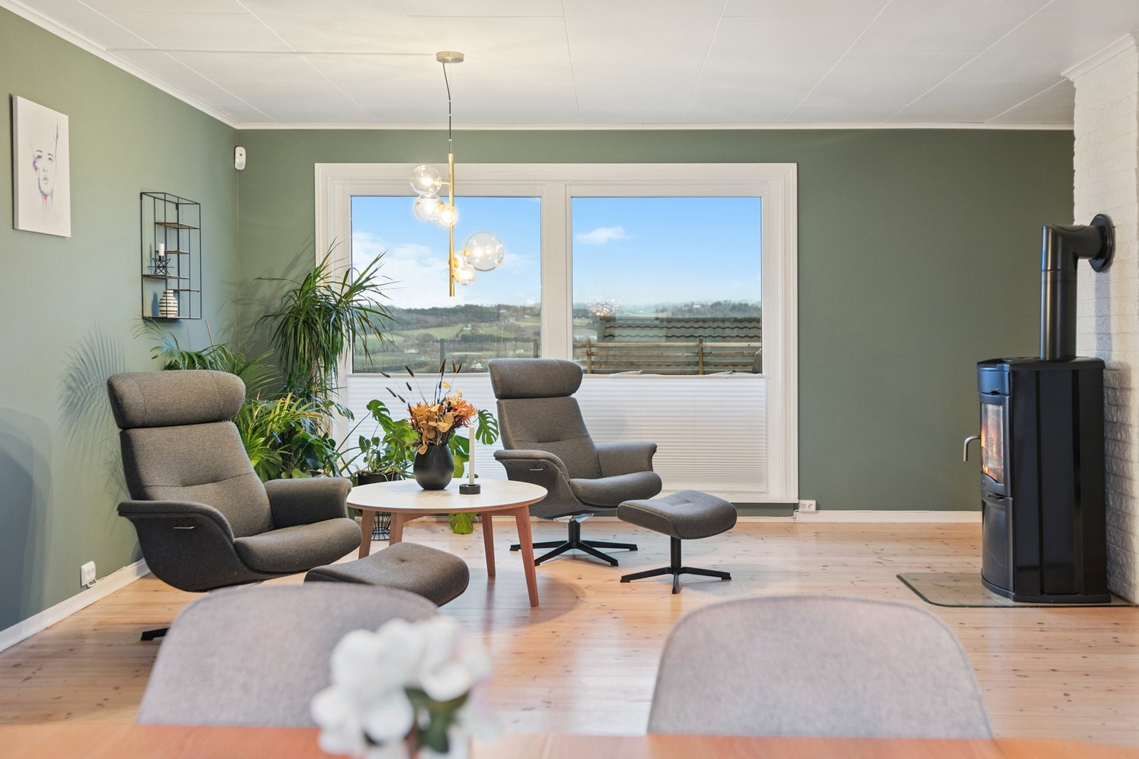 Stuen har god plass til valgfritt møblement. Galleribilde