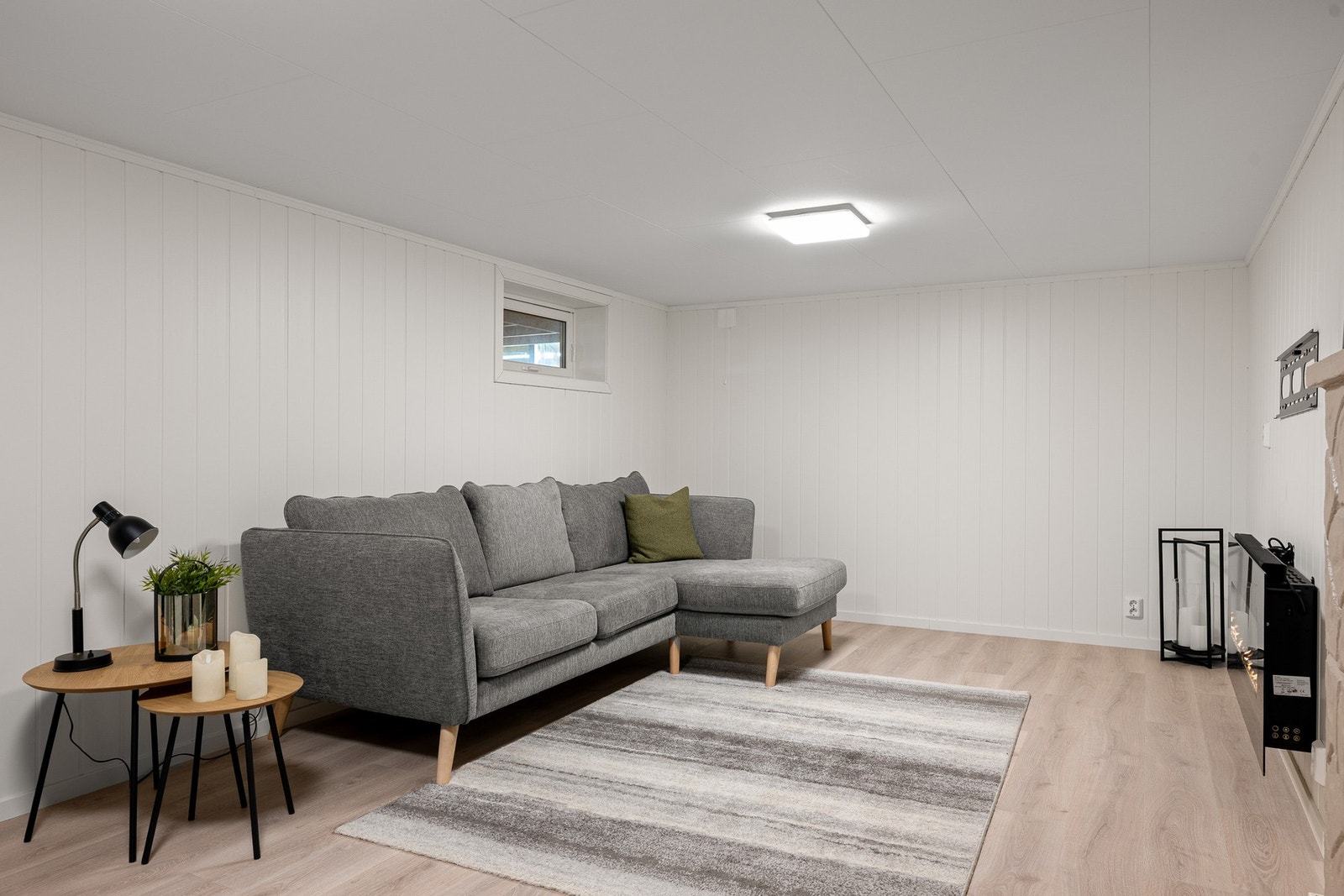 Kjellerstue. Merk; Kjeller er ikke omsøkt eller godkjent for varig opphold. Galleribilde