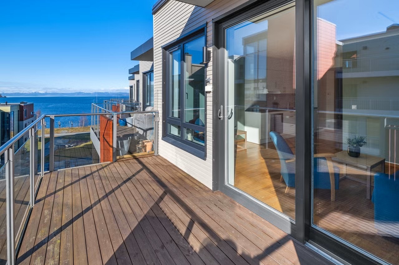 Velkommen til Havnevegen 177 - En flott 2-roms toppleilighet med utsikt mot sjøen Galleribilde