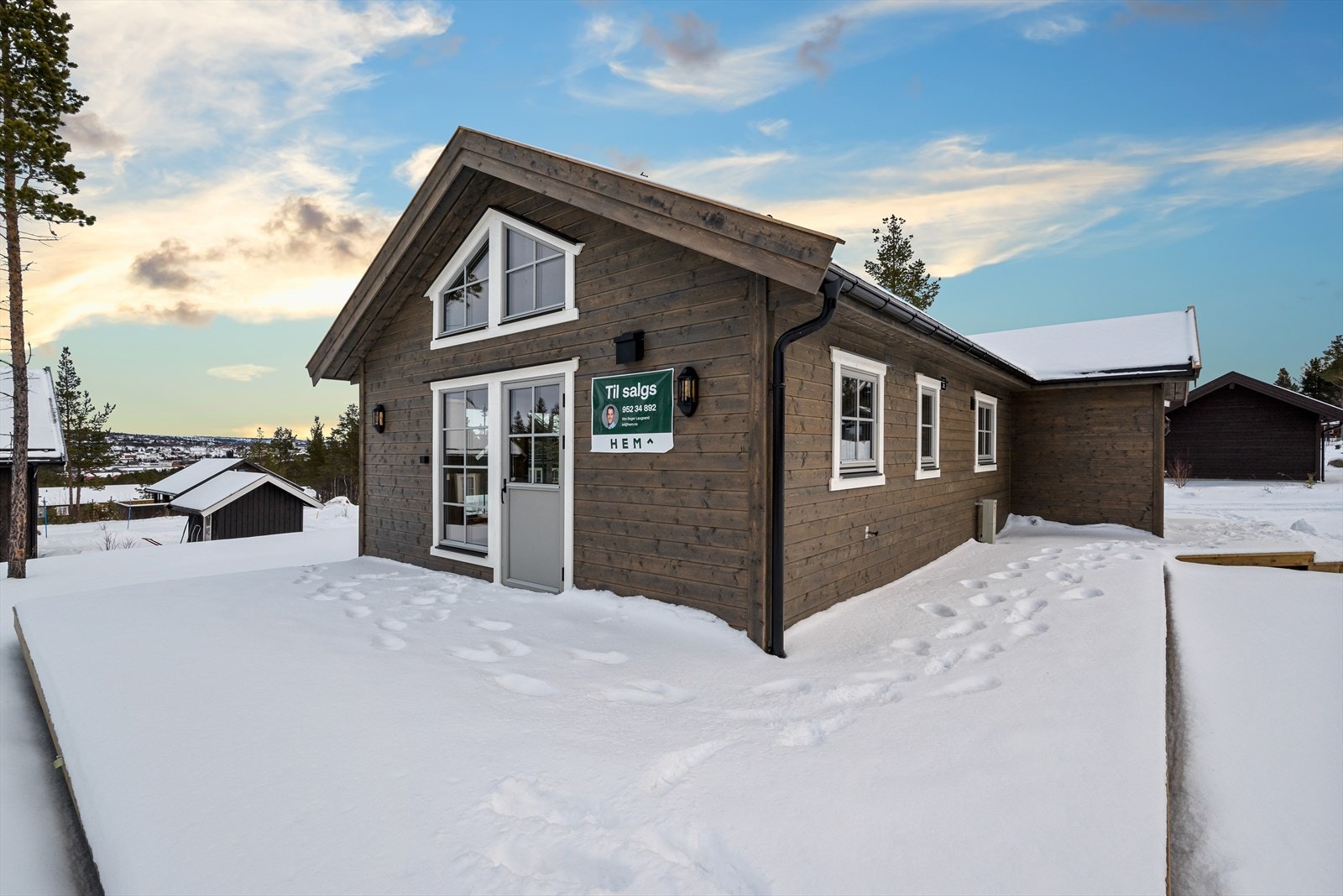 På terrassen har man flere møbleringsmuligheter, og her finner man solen fra morgen til kveld. Galleribilde