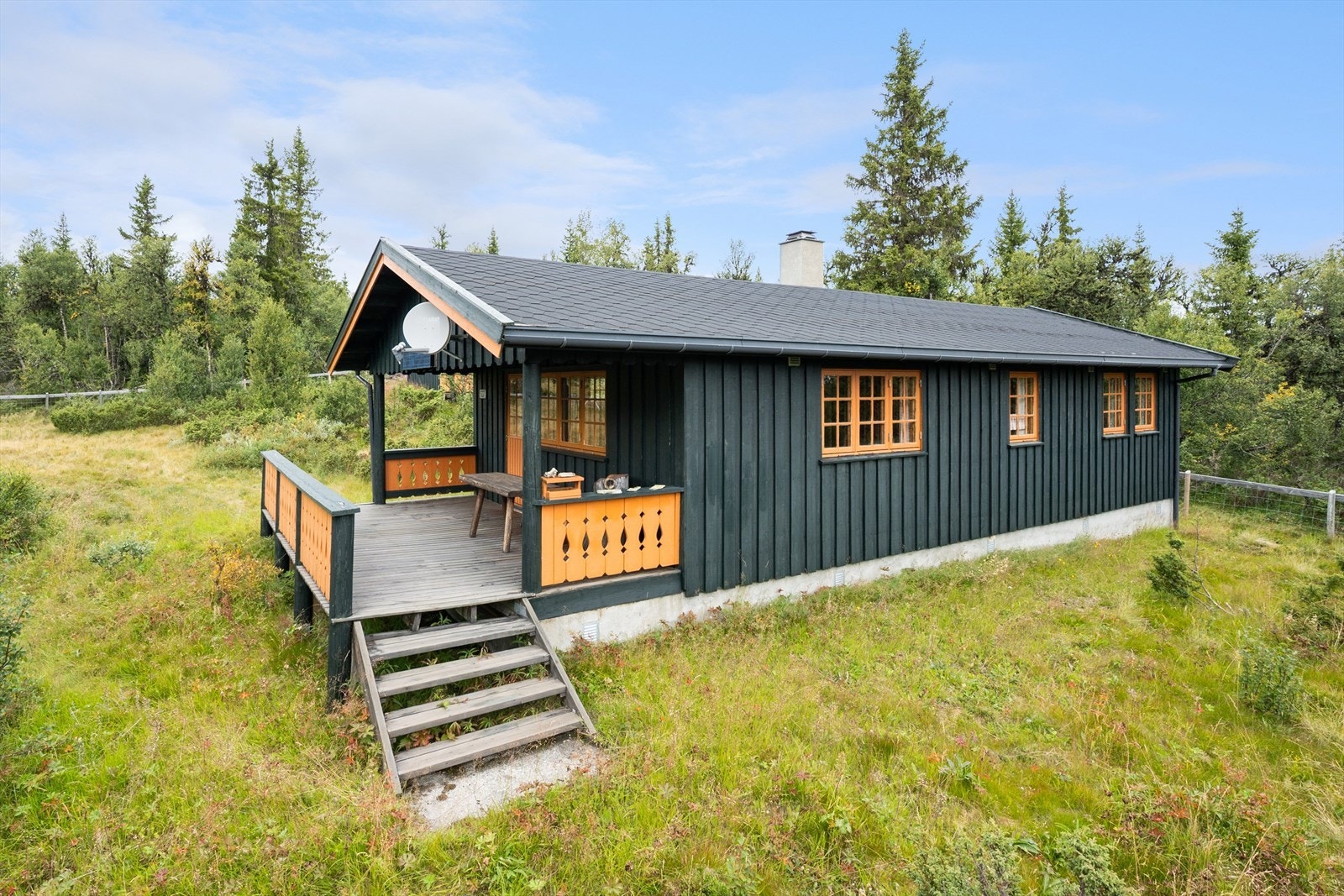 Enkel adkomst til uteområdet via trapp. Galleribilde