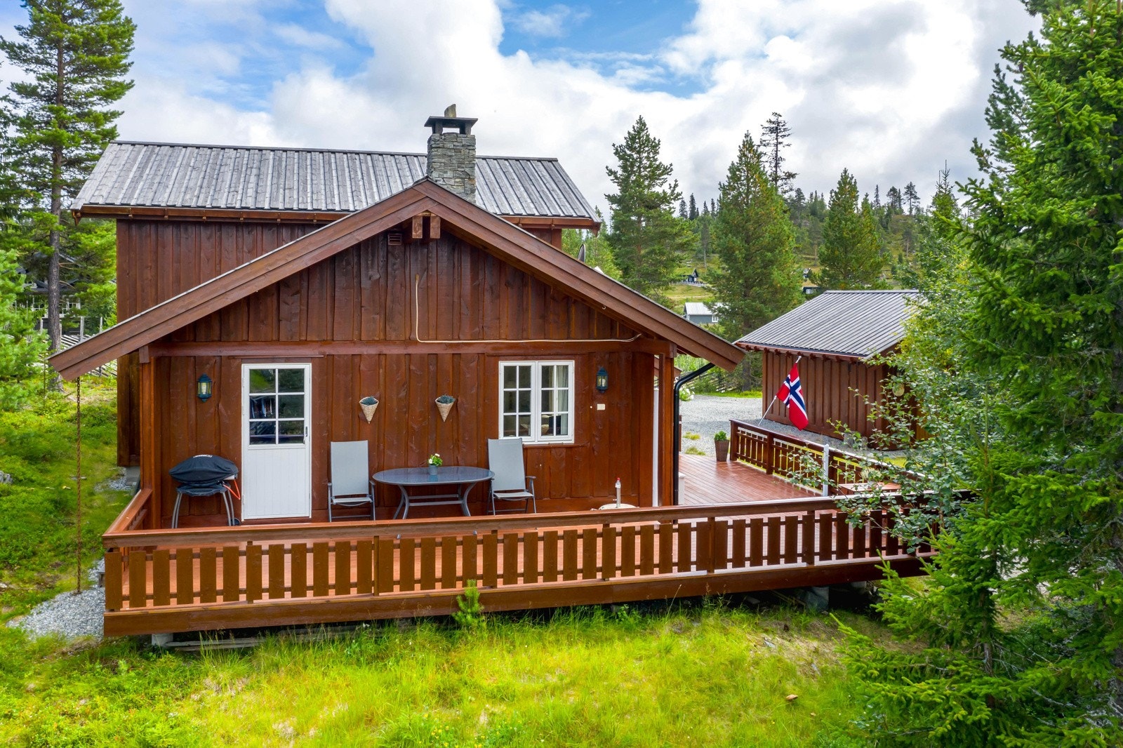 God plass til det man måtte ønske av møblering på terrassen. Galleribilde