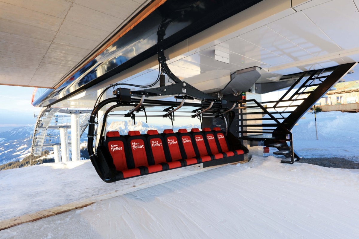 NYHET! Skandinavias mest moderne stolheis bringer deg raskt til topps. Nesfjellet Alpin byr på totalt 6 heiser og 14 nedfarter, skiutleie, skiskole, skibutikk og kvalitetsmat. Galleribilde