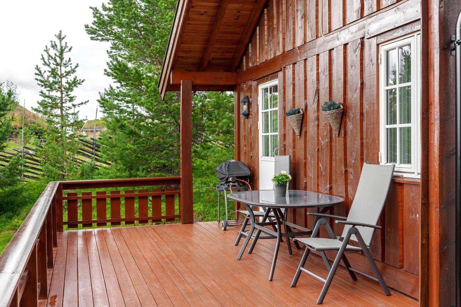 Her kan man nyte både morgensol og kveldssol til ca. kl 21:30 sommerstid og ca. kl. 17:00 vinterstid. Galleribilde