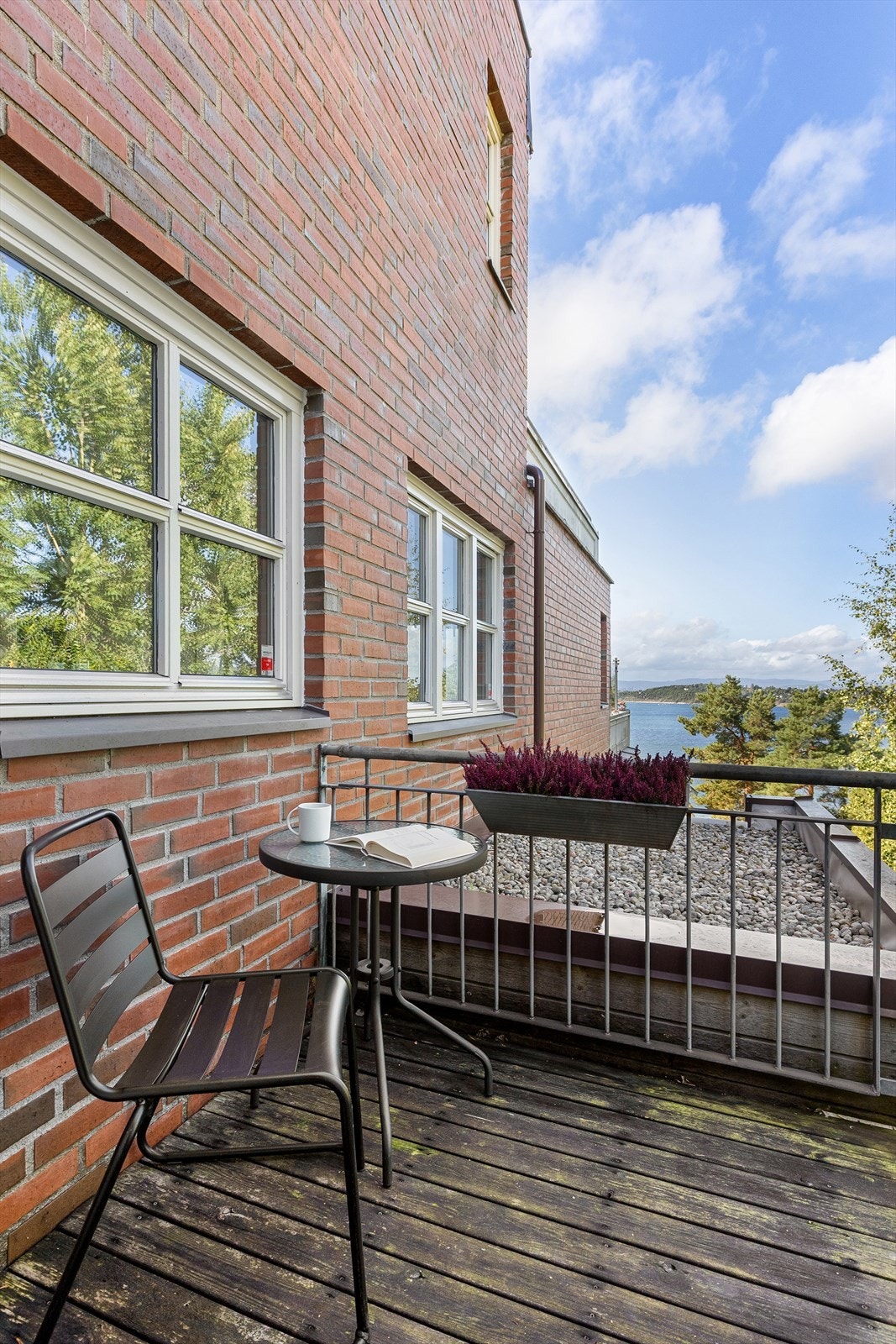 Balkongen er orientert mot nordvest Galleribilde