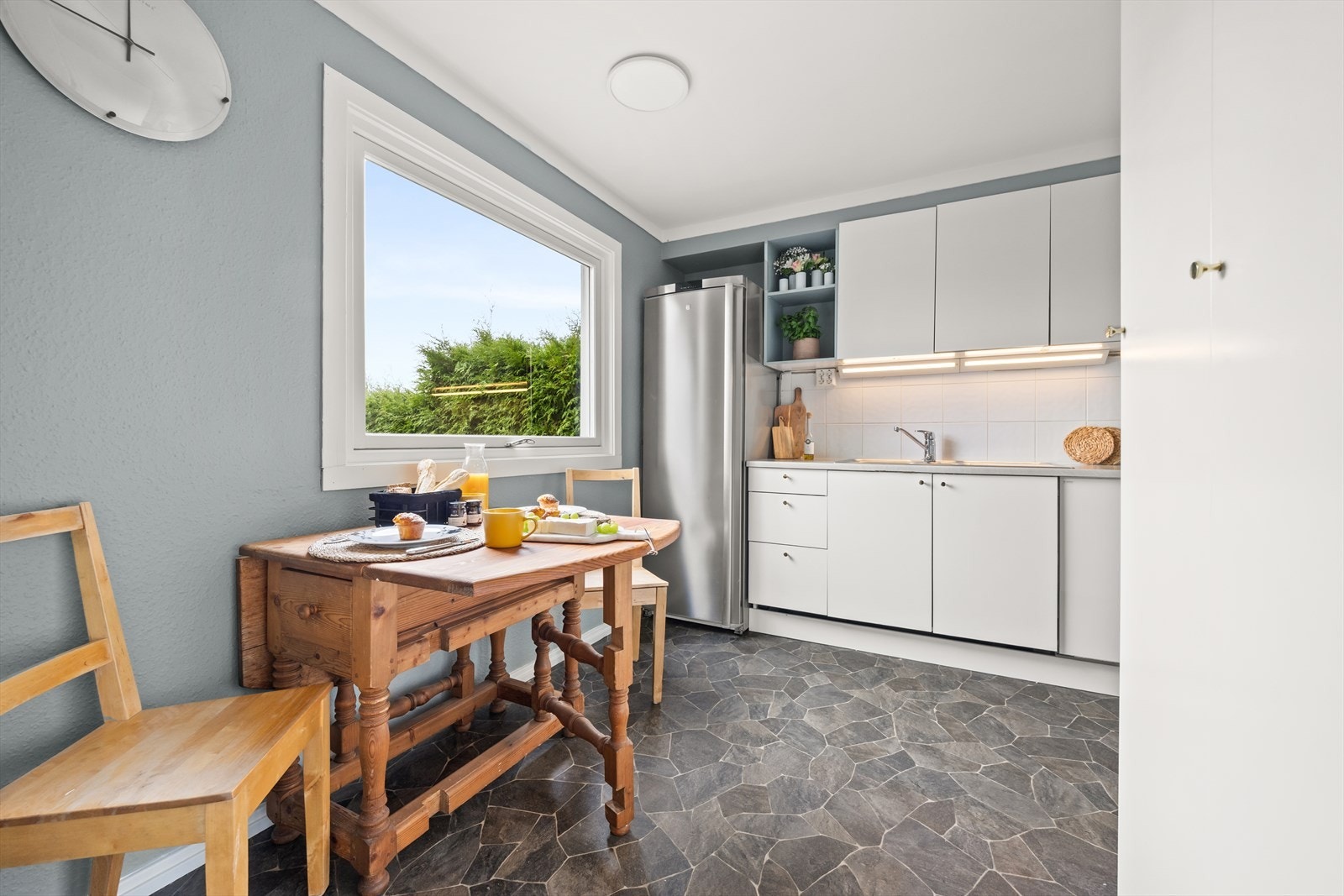 Kjøkken med plass for spisebord Galleribilde