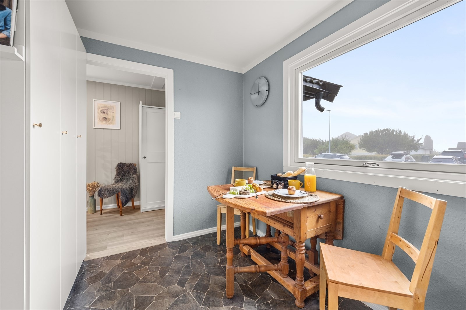 Fra hall er det adkomst til kjøkken Galleribilde