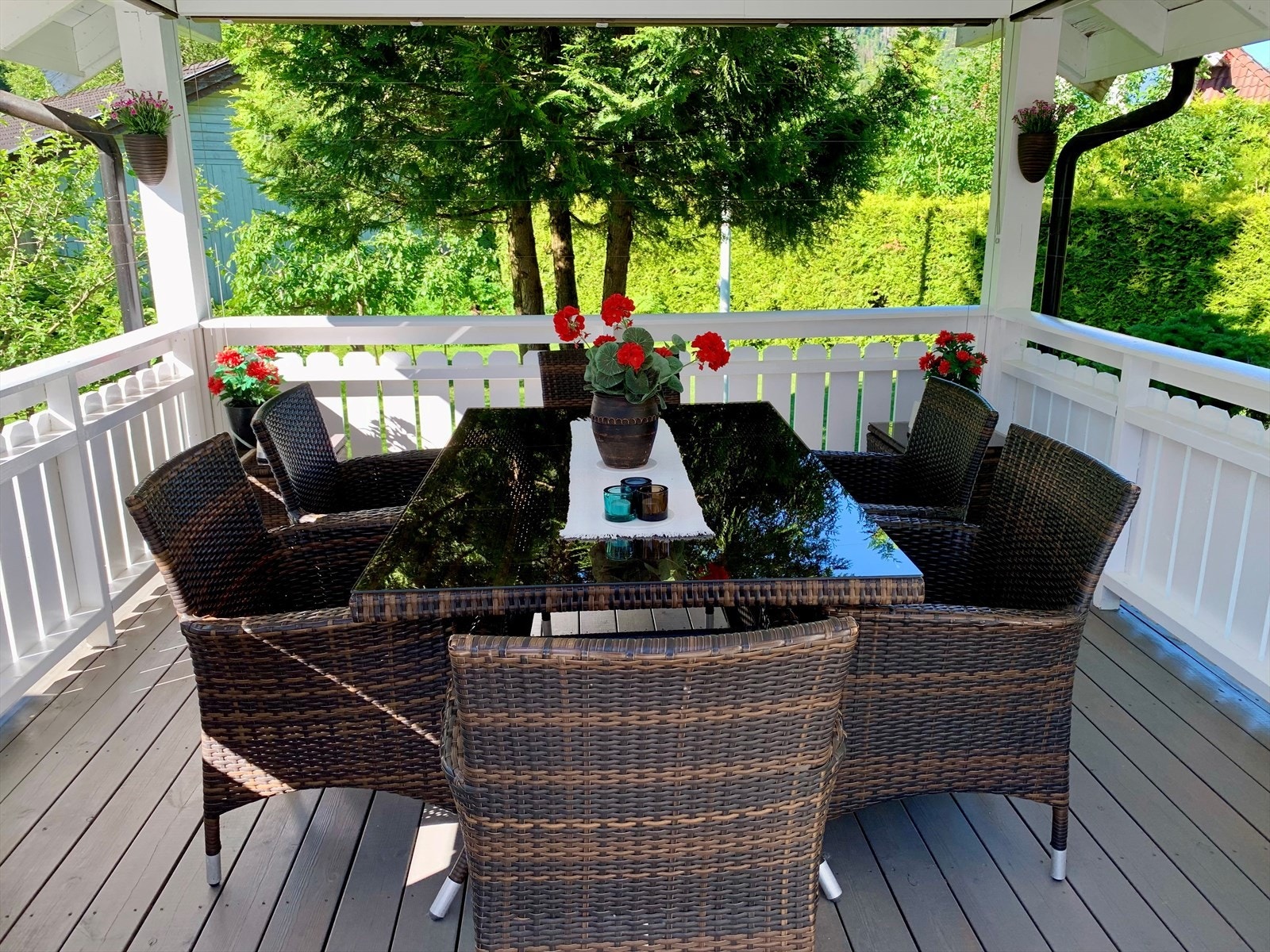 Hagestuen har god plass til hyggelige sammenkomster. Selgers private bilde. Galleribilde