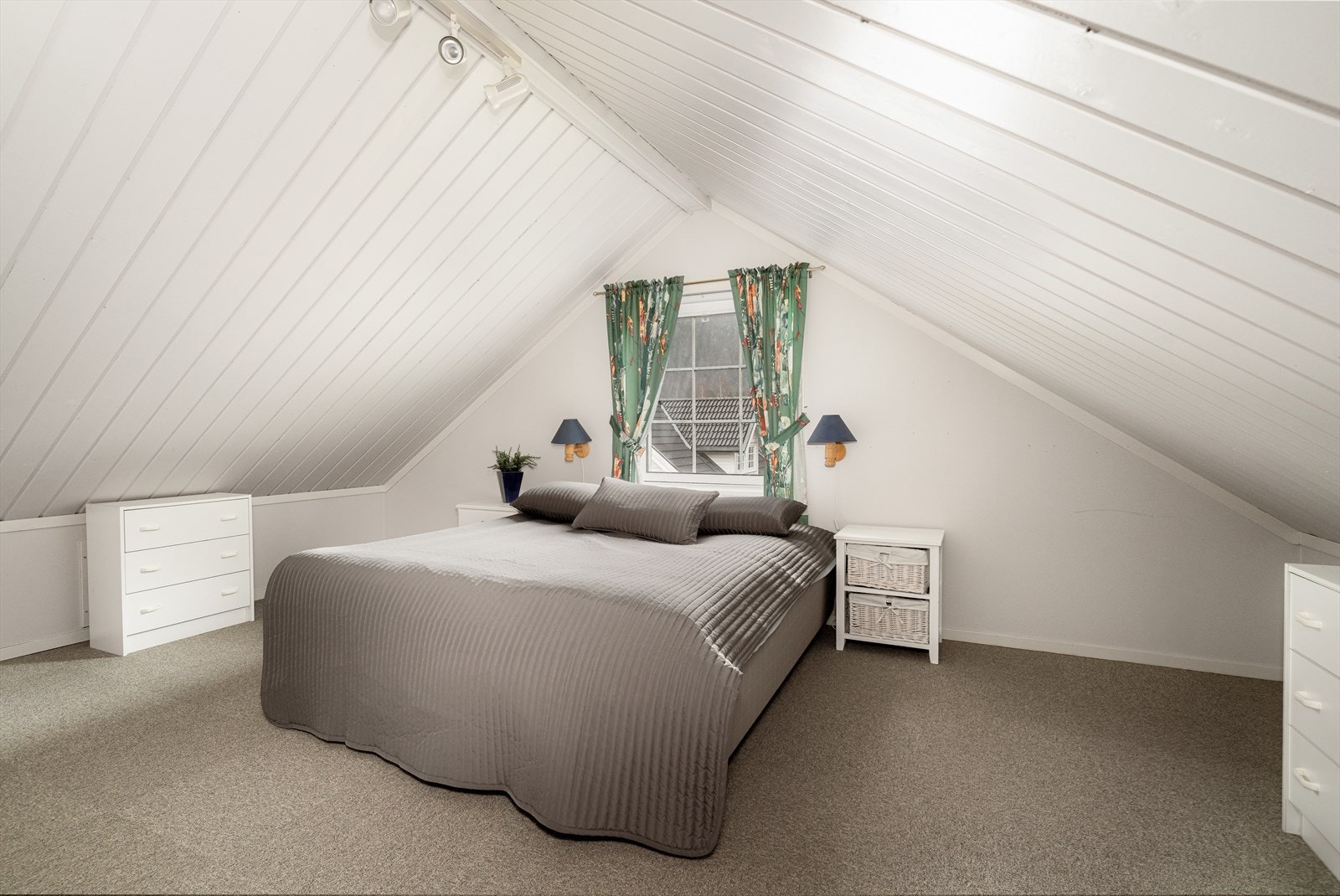 Det andre soverommet har god plass til diverse soveromsmøblement. Galleribilde