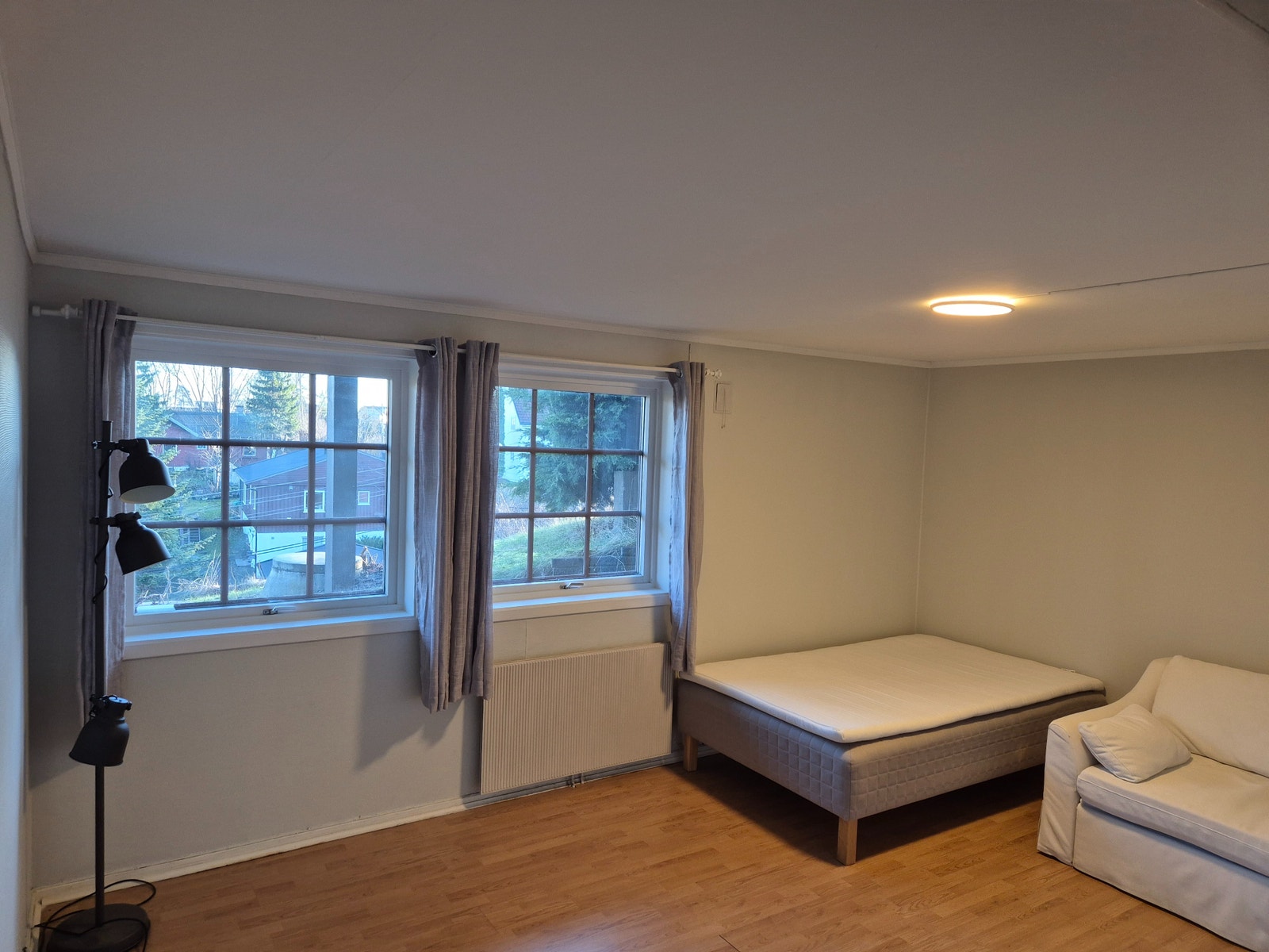 Stue/sov med seng og sove sofa Galleribilde