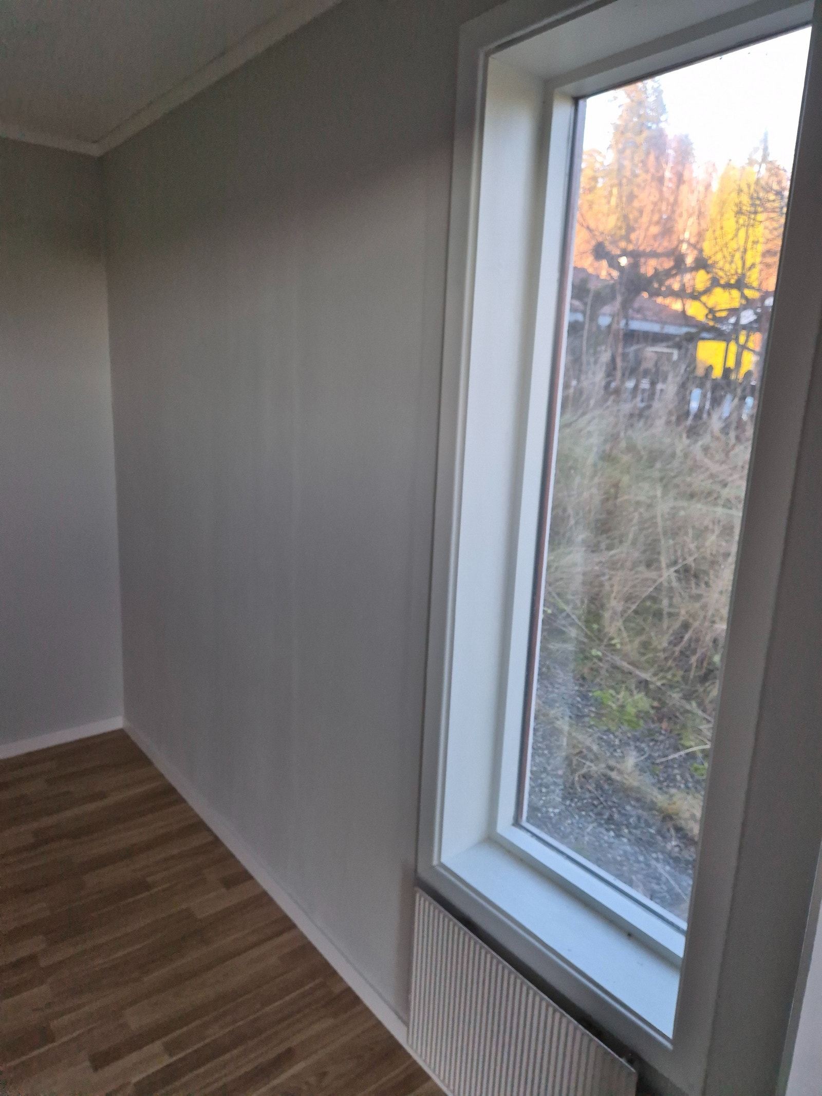 Gang ved inngangsparti Galleribilde