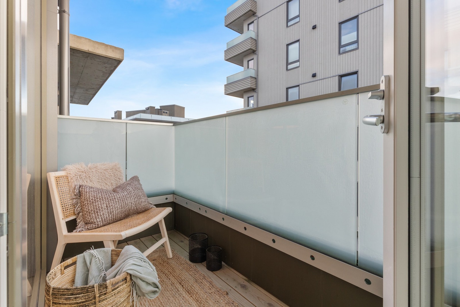 Fra stuen har du utgang til en koselig balkong. Galleribilde