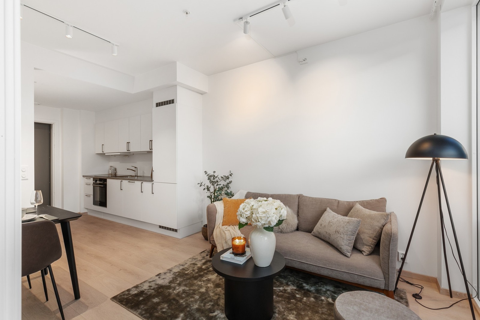 EiendomsMegler1 ved Mathias Åsvang har gleden av å presentere Heimdalsvegen 12 D Galleribilde