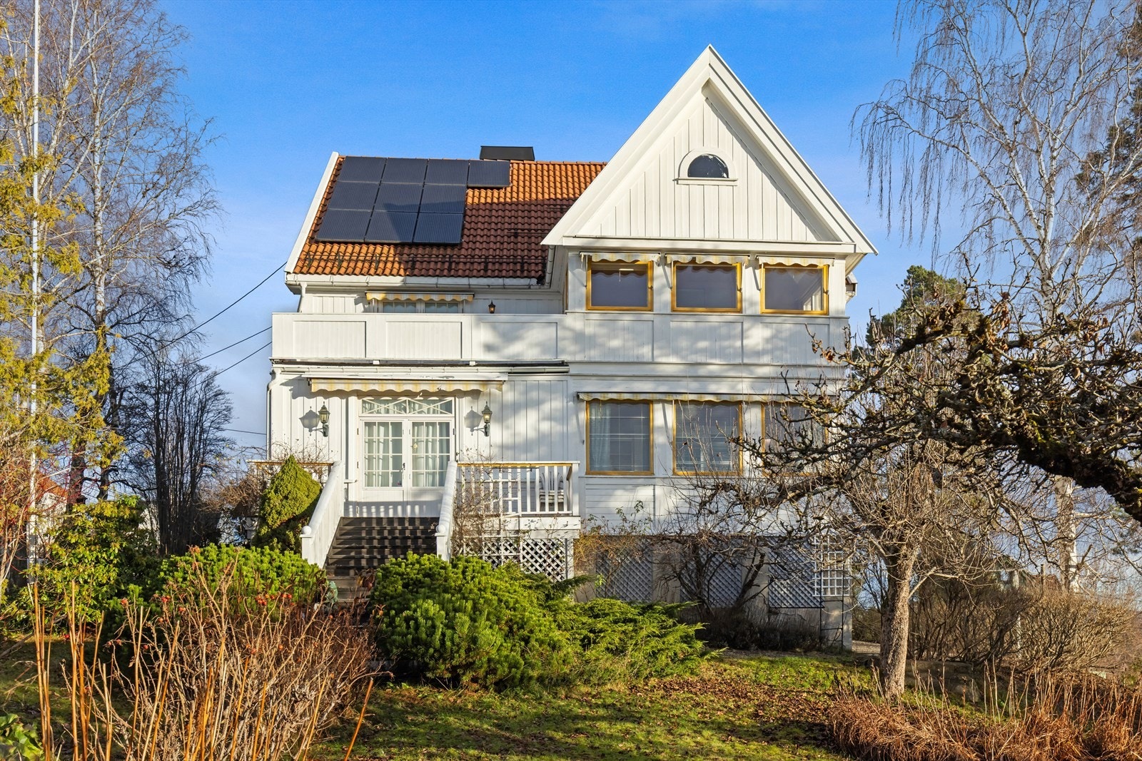 Tjernsrudveien 20 presenteres av DNB Eiendom ved Beate Ellingsen og Cathrine Pettersen. Galleribilde