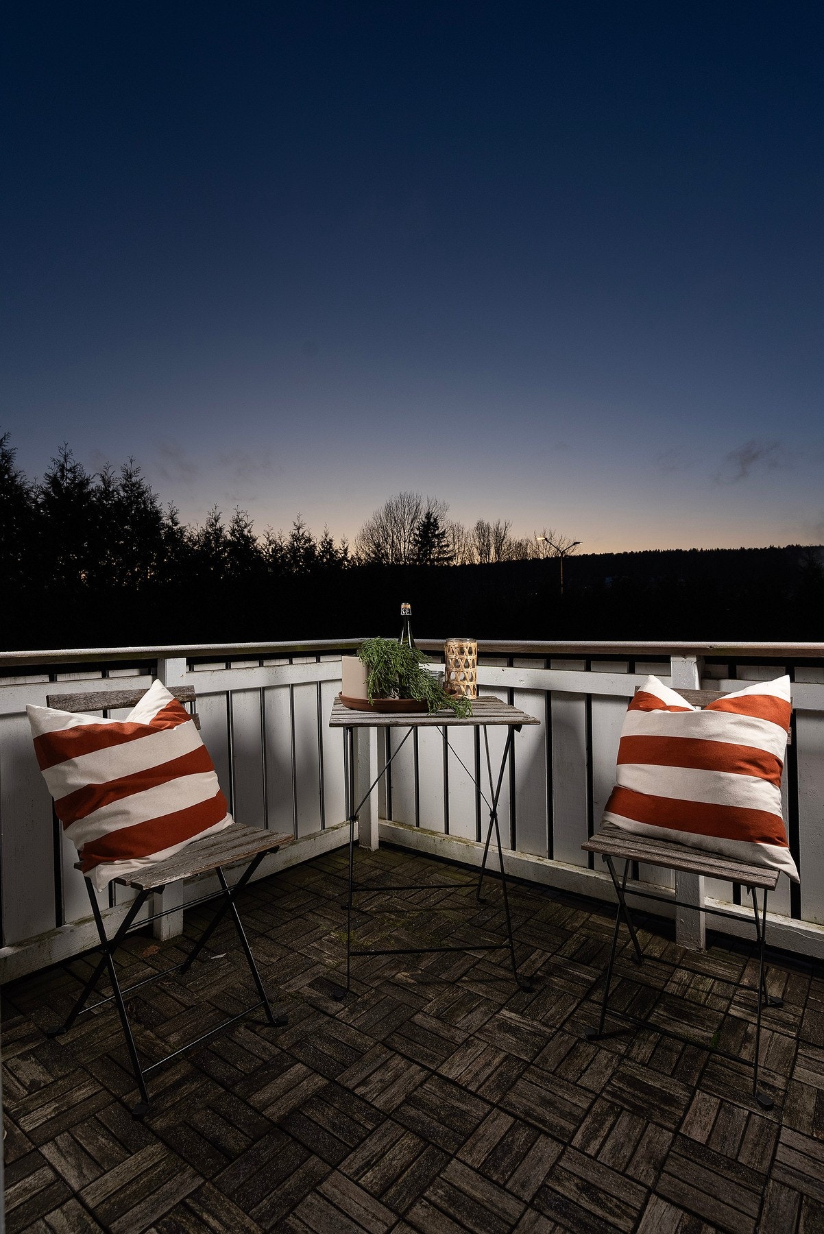 Fra stuen har du utgang til veranda på 5 m2 Galleribilde