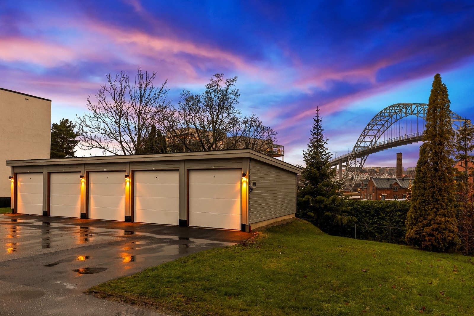 Det er mulighet for garasjeplass ved å sette seg på venteliste i borettslaget. Galleribilde