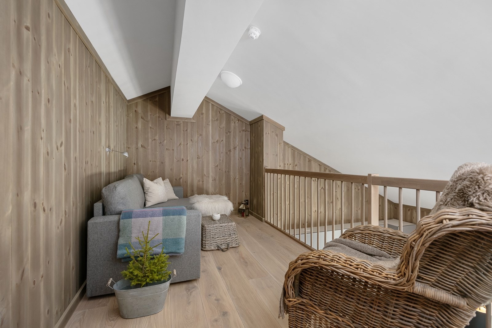 Hemsen gir muligheter til oppholdsplass eller soveplass Galleribilde