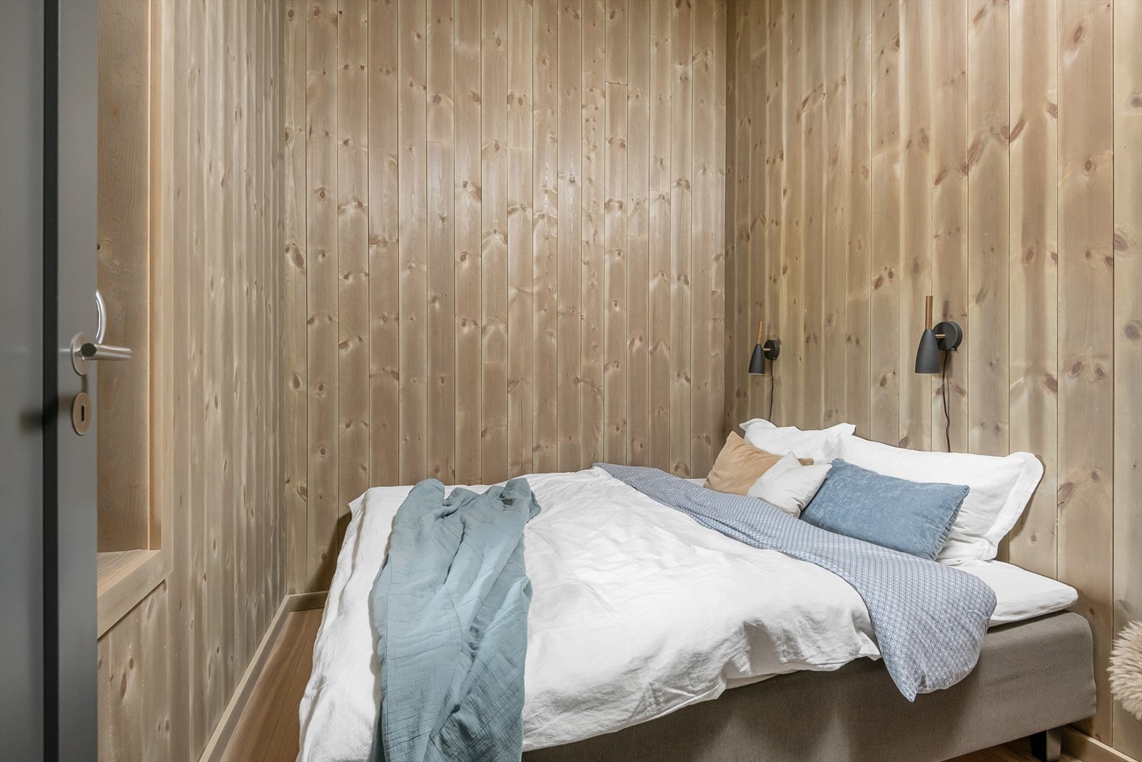 Begge soverommene har vinduer vendt mot øst. Galleribilde