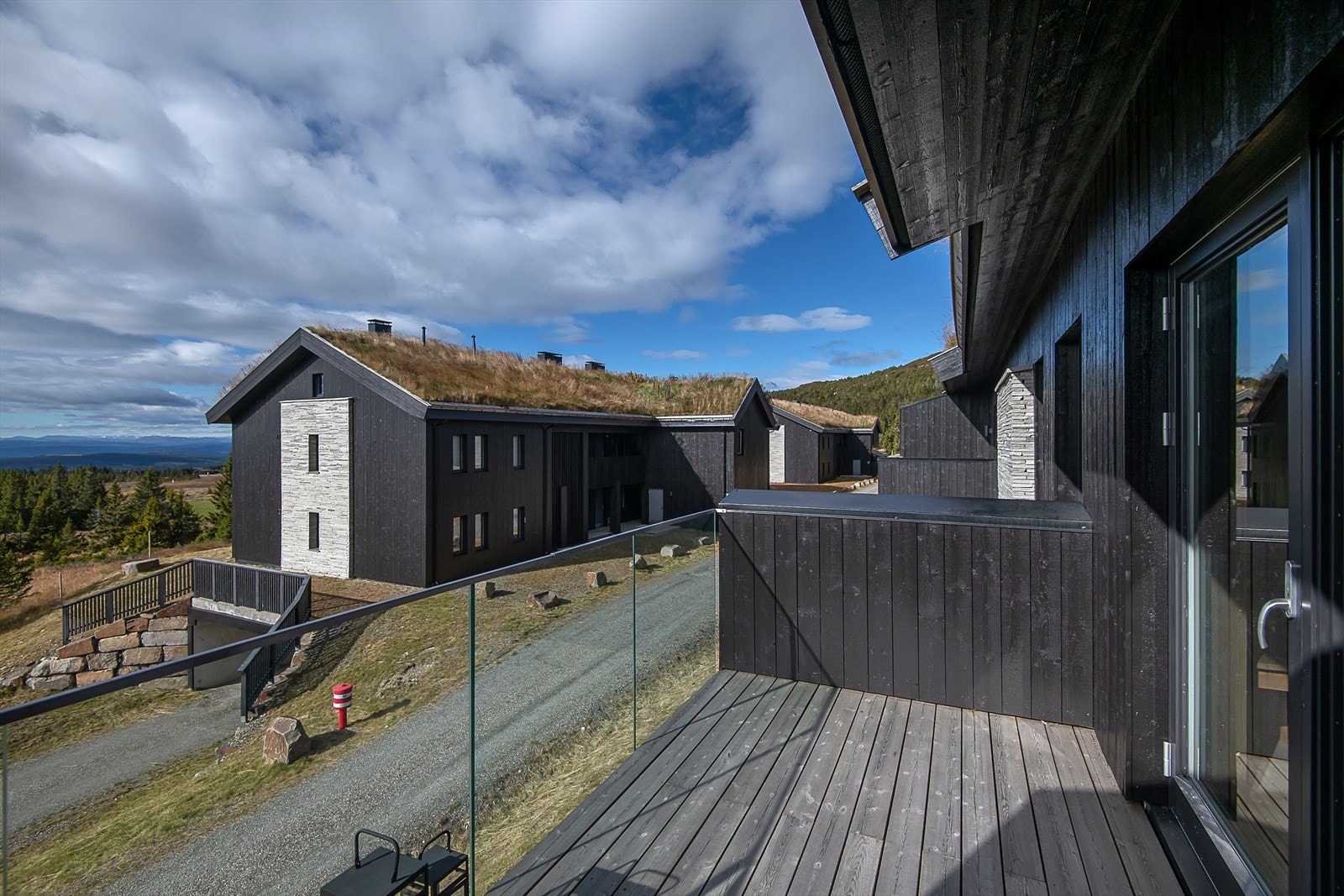 Med rekkverk i glass gir det en uhindret utsikt. Galleribilde