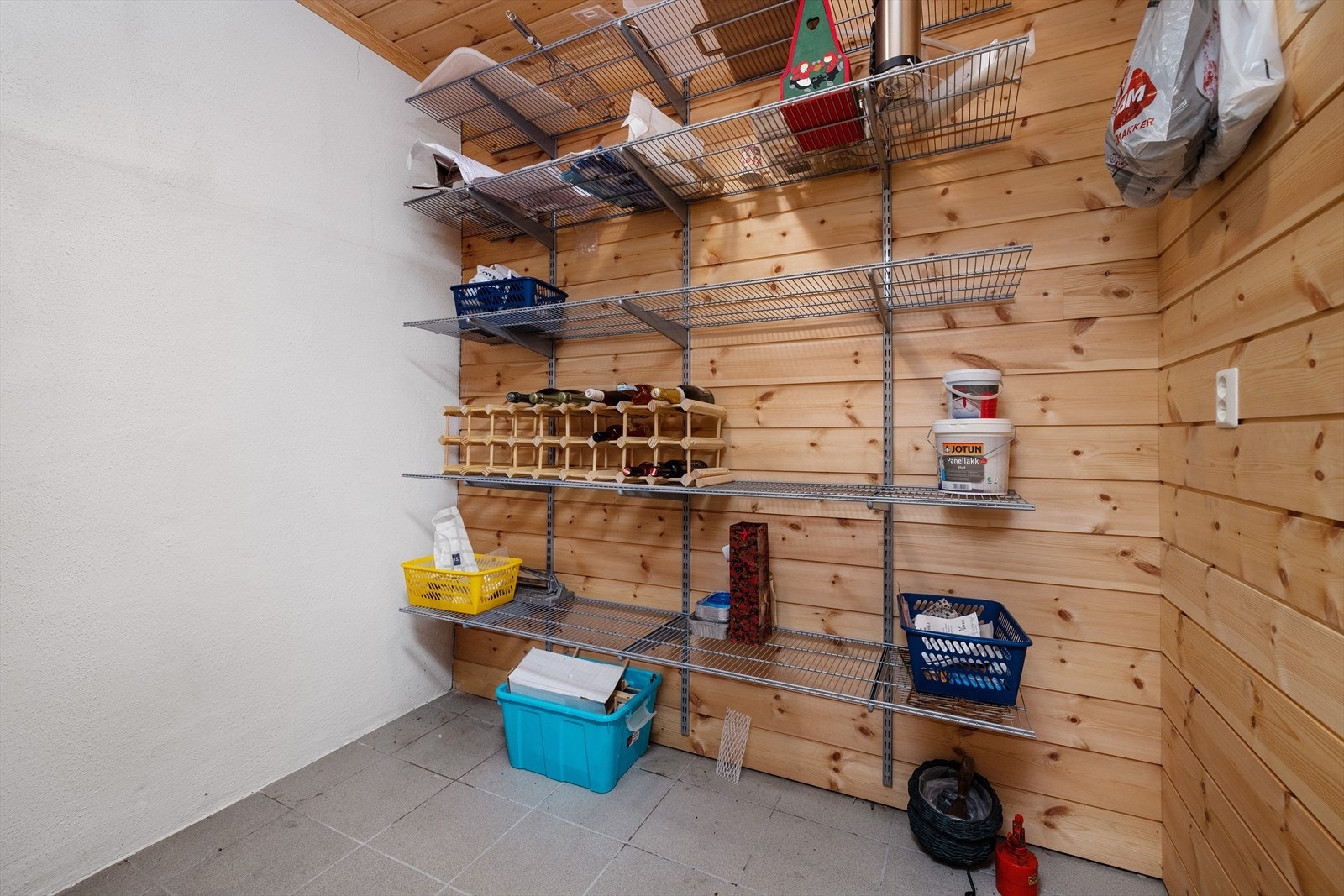 Bod i underetasje. Galleribilde