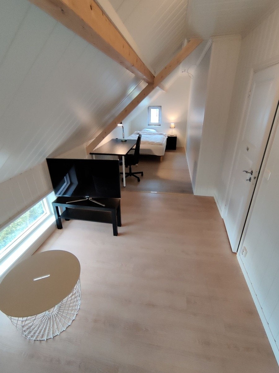 Soverom 6 - Her er det også en sofa Galleribilde