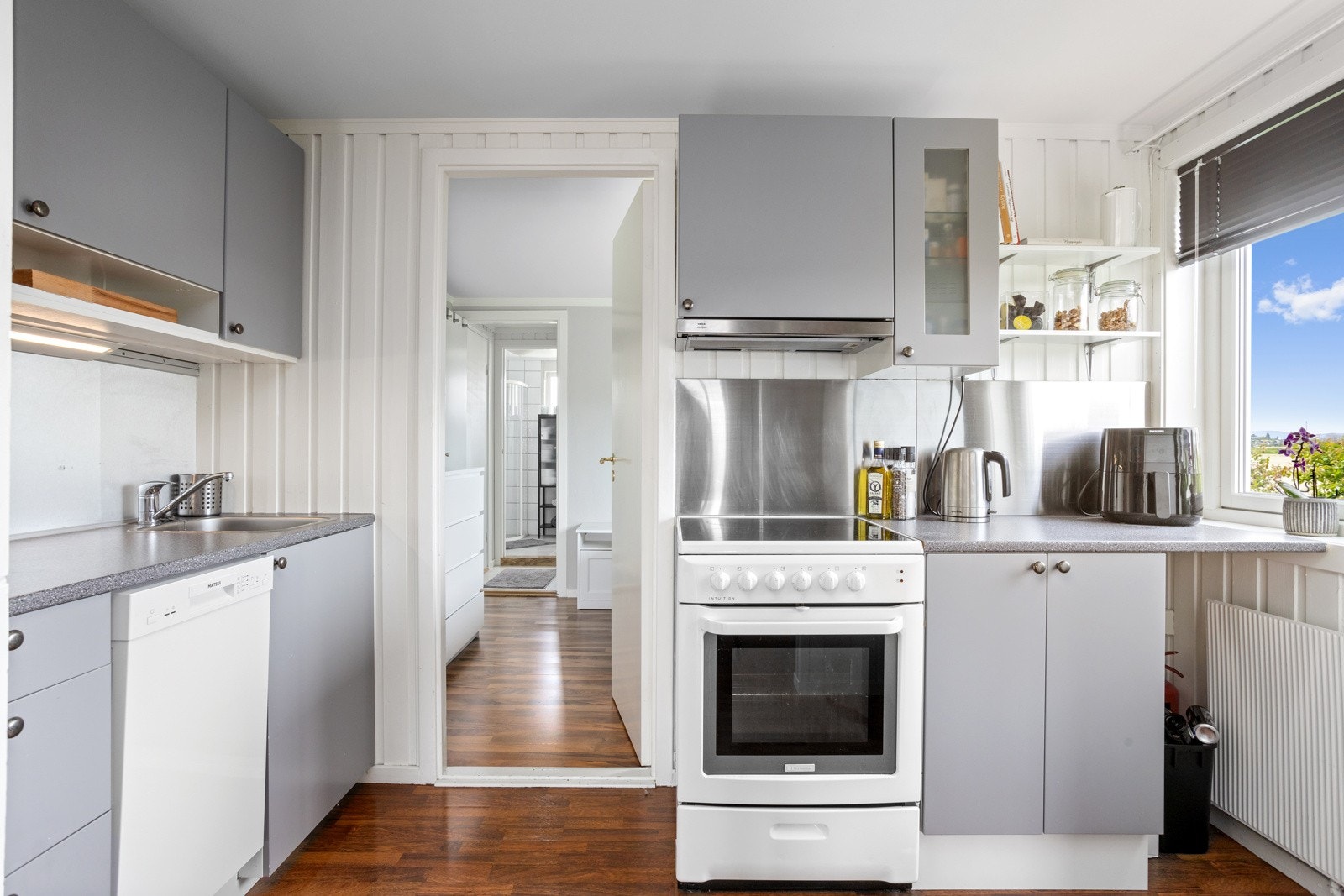 Kjøkken i leiligheten. Galleribilde