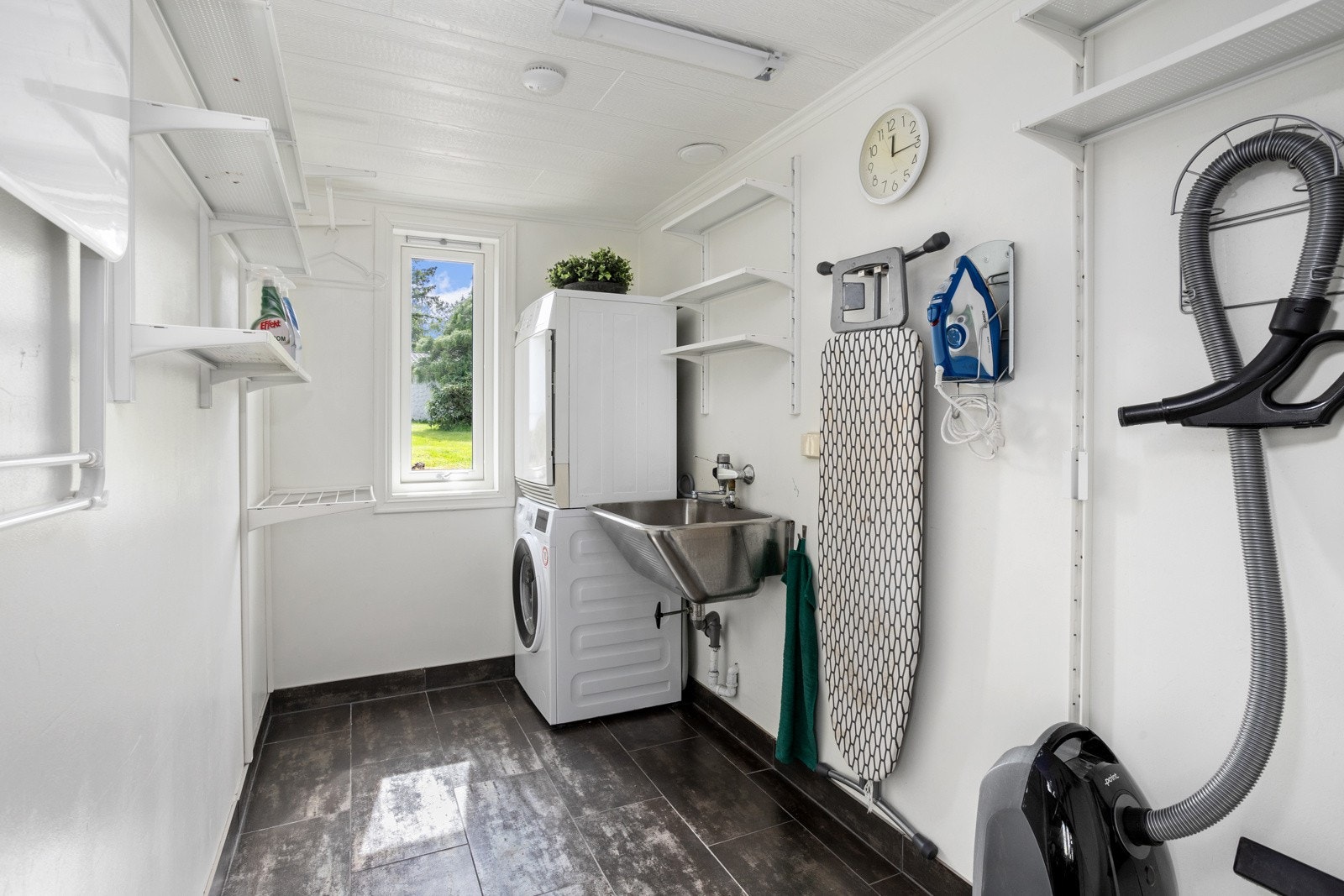 Separat vaskerom overflateoppusset i 2017. Galleribilde