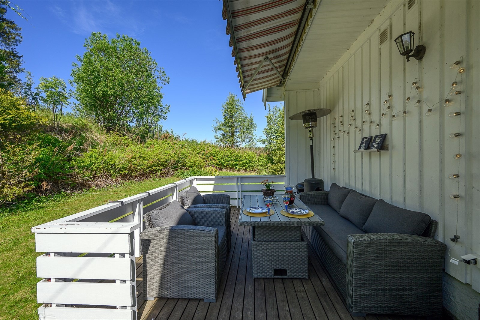 God plass til utemøblement. Galleribilde