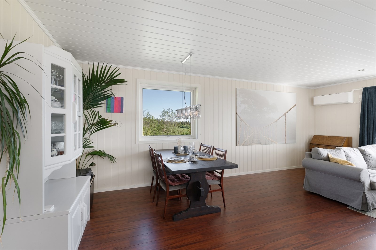 Laminat på gulv. Galleribilde