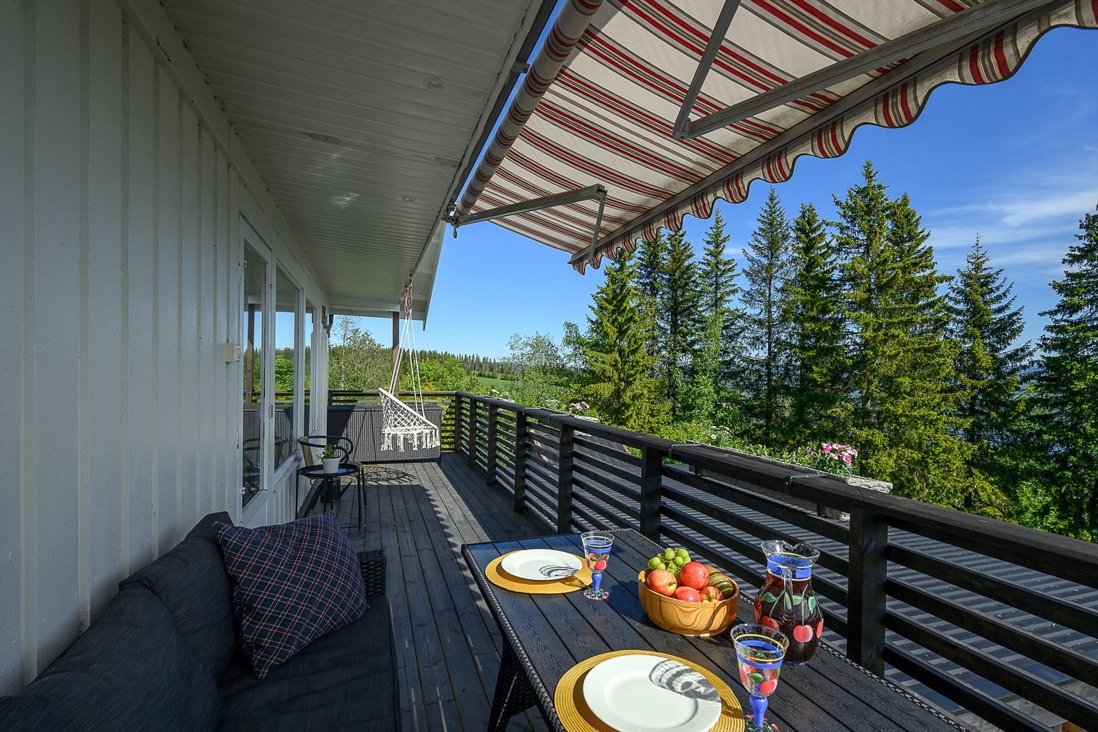 Dels takoverbygd og oppført i impregnerte materialer i 2023. Galleribilde