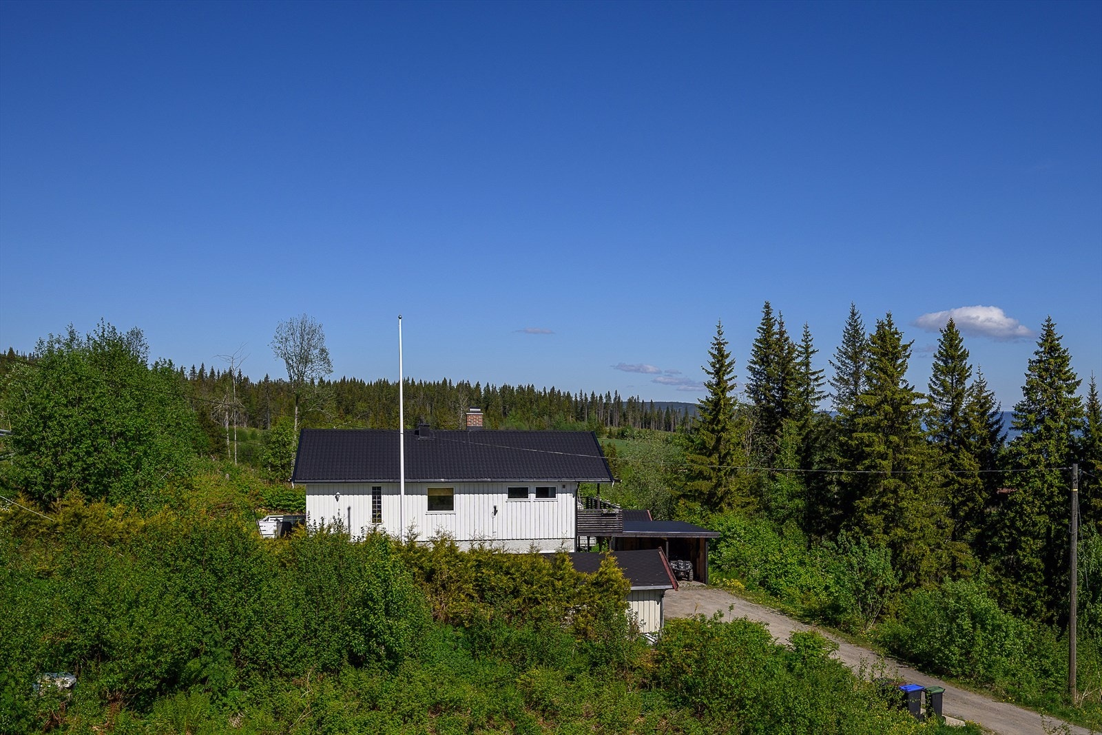 Landlig beliggende i rolige omgivelser. Galleribilde