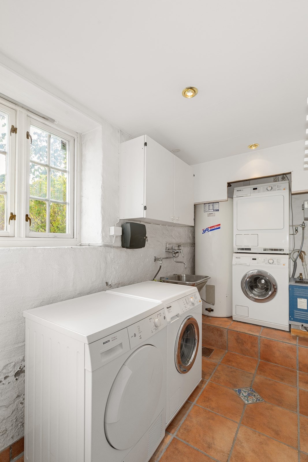 Praktisk vaskerom i kjeller. Galleribilde