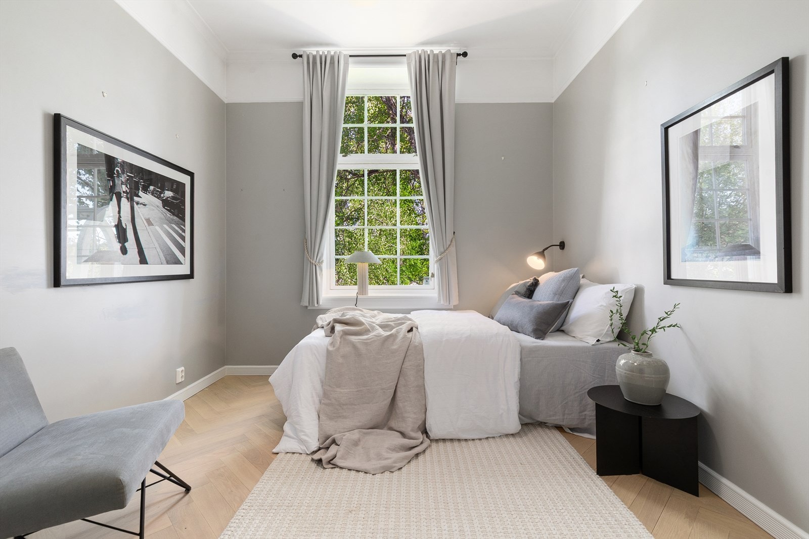 Alle soverom har god størrelse og plass til dobbeltseng og garderobe. Galleribilde