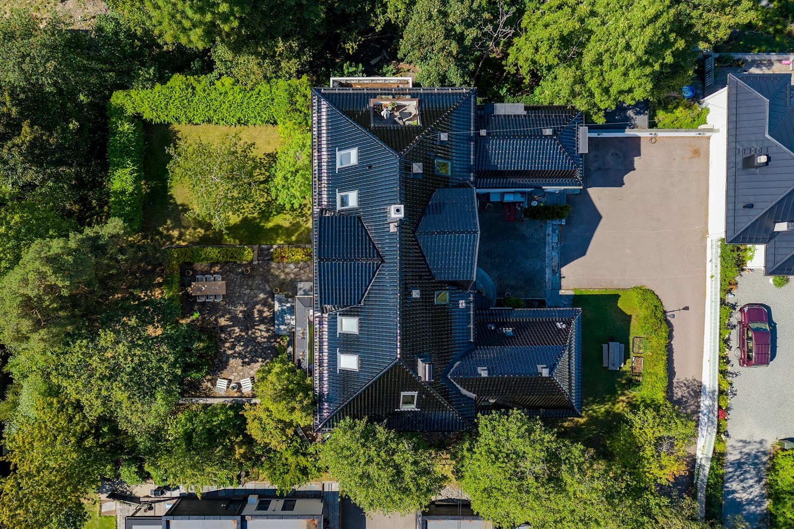 Oversiktbilder over eiendommen. Galleribilde